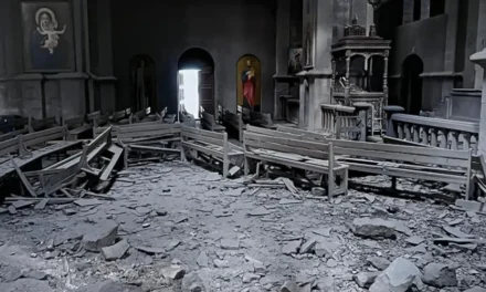Niszczone kościoły na zdjęciach – Górski Karabach w obiektywie. Wstrzasająca wystawa w Warszawie