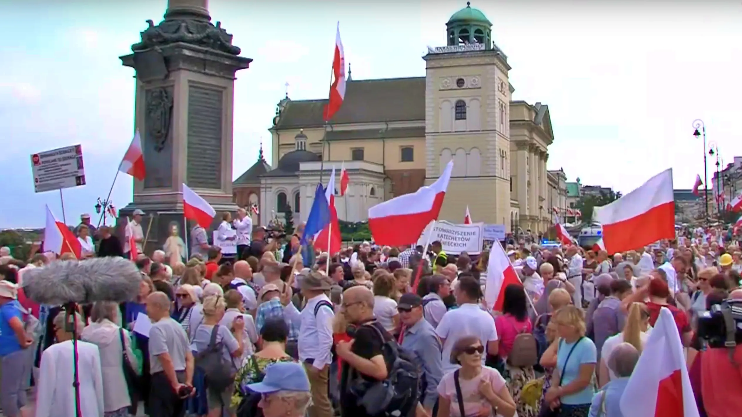 Katecheci protestują