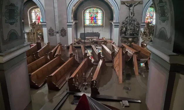 Kościół Matki Bożej Różańcowej w Kłodzku zniszczony! Potrzebna pomoc!