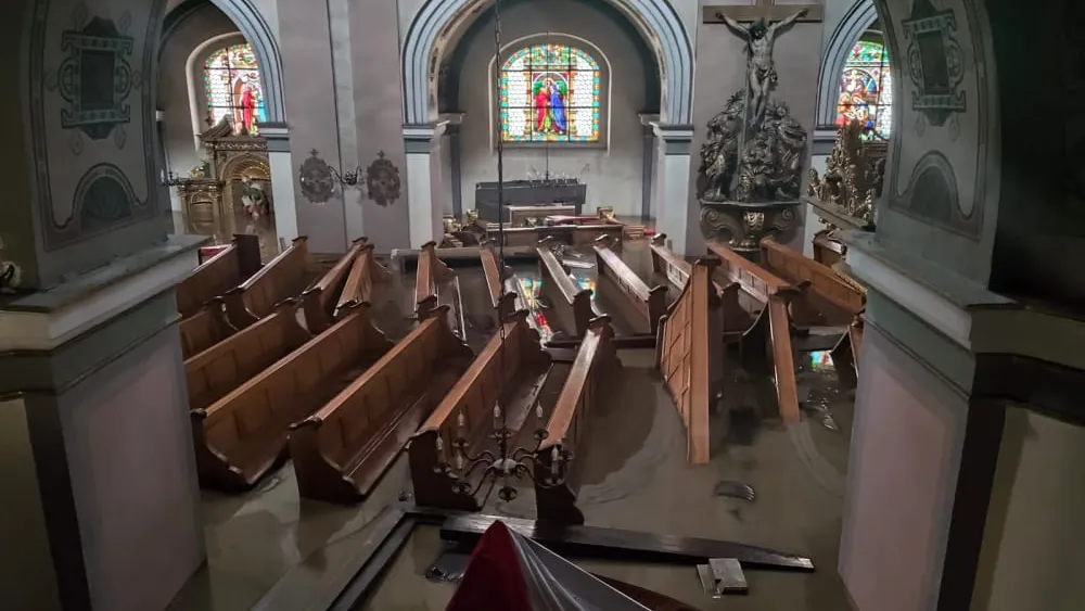 Kościół Matki Bożej Różańcowej w Kłodzku zniszczony! Potrzebna pomoc!