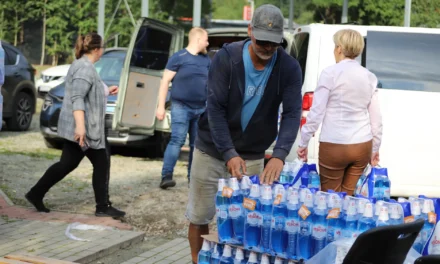 Diecezja Świdnicka: Parafie pomagają powodzianom. Sprawdź szczegóły!