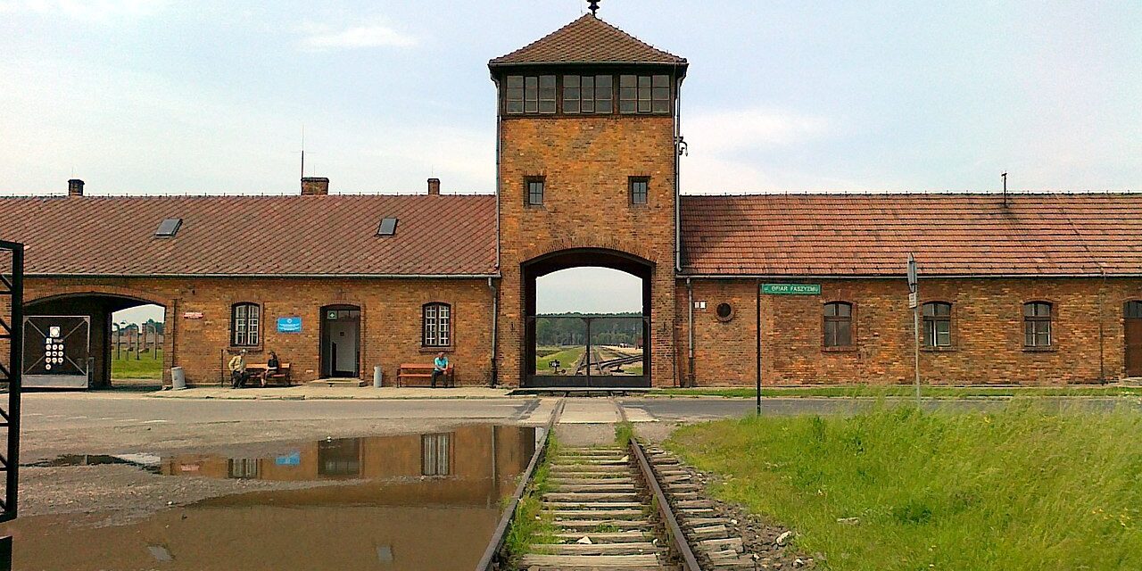 Dlaczego warto jechać do Auschwitz-Birkenau?