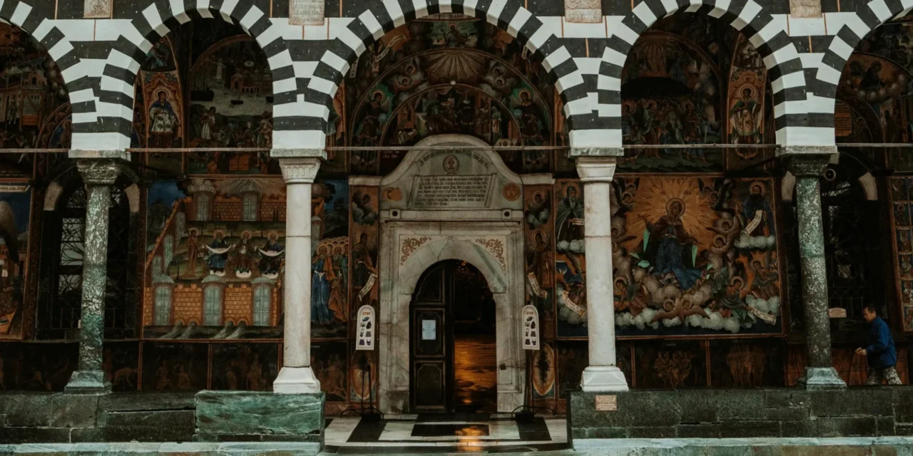 Religia w szkole: Bułgaria wprowadza, Polska wyprowadza