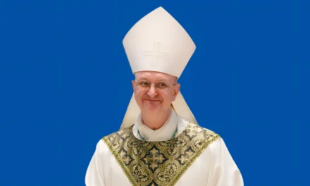 Bp Bruce Lewandowski: Bóg kocha nas tak jak moja polska babcia