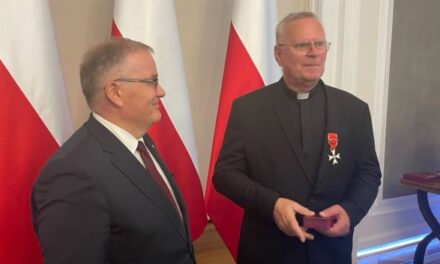 Ks. Piotr Śliwka uhonorowany przez Prezydenta Andrzeja Dudę
