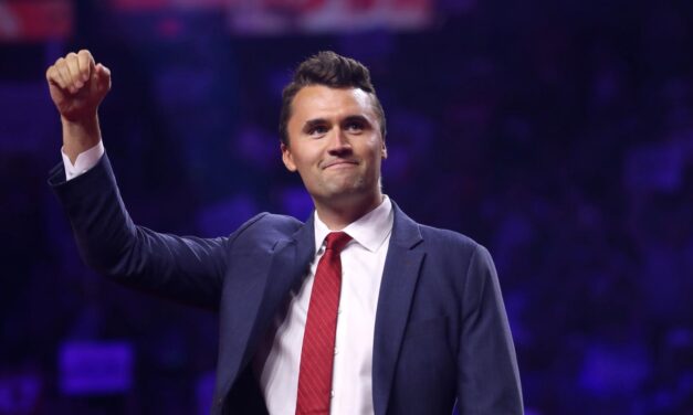Charlie Kirk zginał w zamachu. Katolicki influencer mówił o braku tolerancji dla odmiennych poglądów