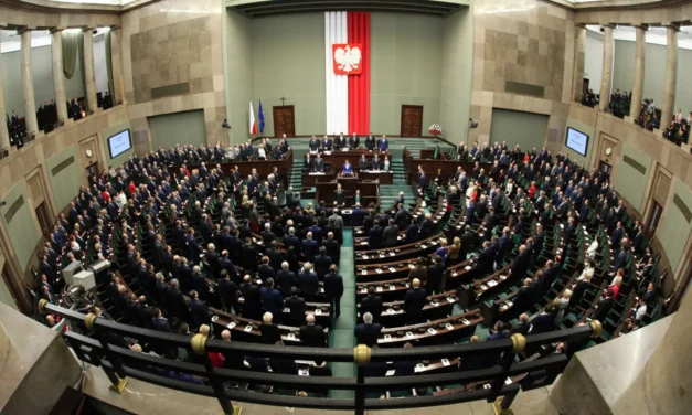 Religia w szkole jako fundament wychowania i kultury: Sejm decyduje o dalszych losach obywatelskiego projektu