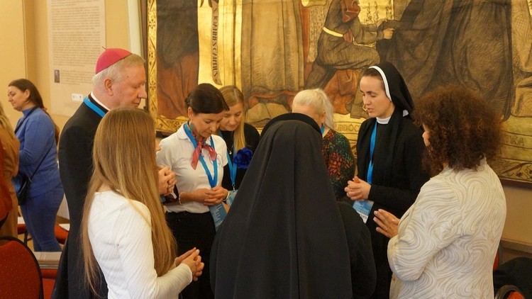 Kobiety w Kościele katolickim. Jakie jest ich miejsce?