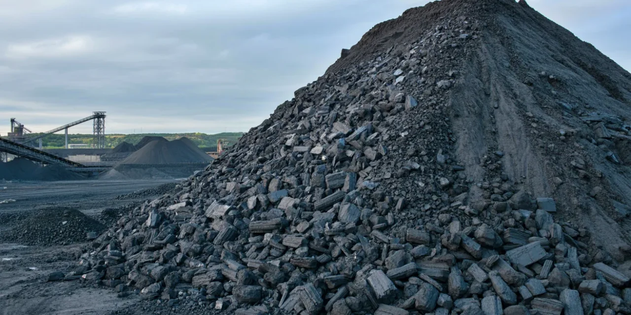 WEO 2025: powrót „scenariusza rzeczywistości”. Zielony Ład czy dłuższa epoka ropy, gazu i LNG? [ANALIZA I KOMENTARZ]