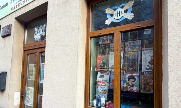 Dom Prasy Katolickiej w Ząbkowicach Śląskich.   „Wartościowe książki i ciekawe czasopisma są w naszych czasach na wagę złota”