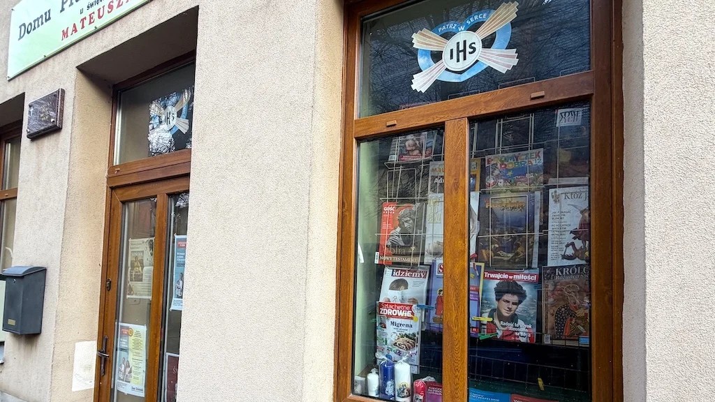 Dom Prasy Katolickiej w Ząbkowicach Śląskich.   „Wartościowe książki i ciekawe czasopisma są w naszych czasach na wagę złota”