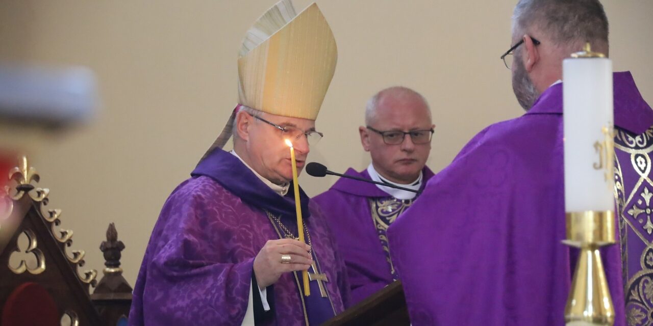Biskup Marek Mendyk: Chrystus po raz drugi przyjdzie przy końcu czasów – czuwajcie