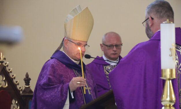 Biskup Marek Mendyk: Chrystus po raz drugi przyjdzie przy końcu czasów – czuwajcie