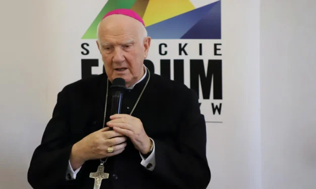 Bp Ignacy Dec: Dzieci nie są własnością państwa. Szkoła bez prawdy niszczy człowieka