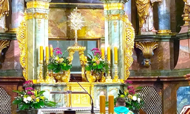 s. Maria Barbara: Adoracja to zobowiązanie, ale jeszcze bardziej dar