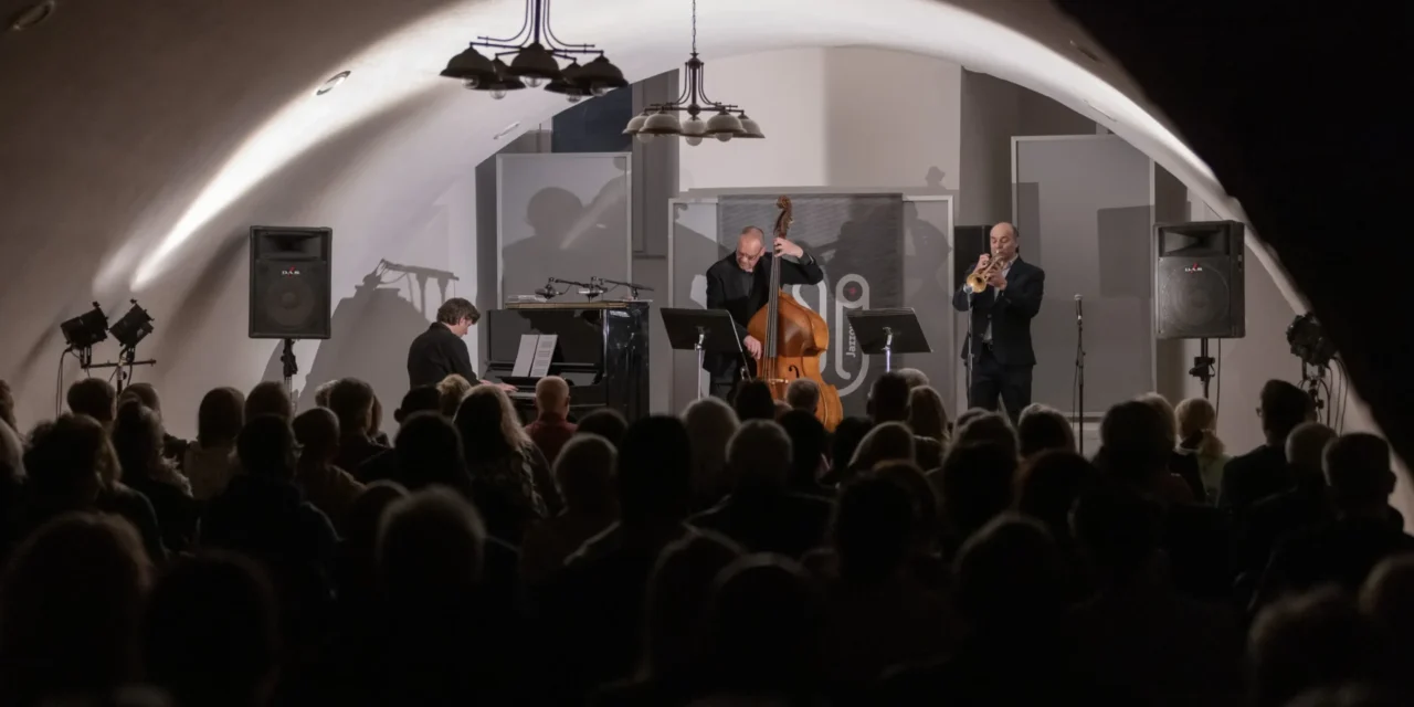 Piwnica Świdnicka brzmi jazzowo. Symboliczne wydarzenie w historycznych podziemiach Kolegium Jezuickiego