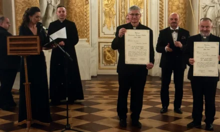 Feniks dla świadectwa wiary – ks. dr Zbigniew Kucharski wyróżniony za książkę o bł. Karolinie Kózce