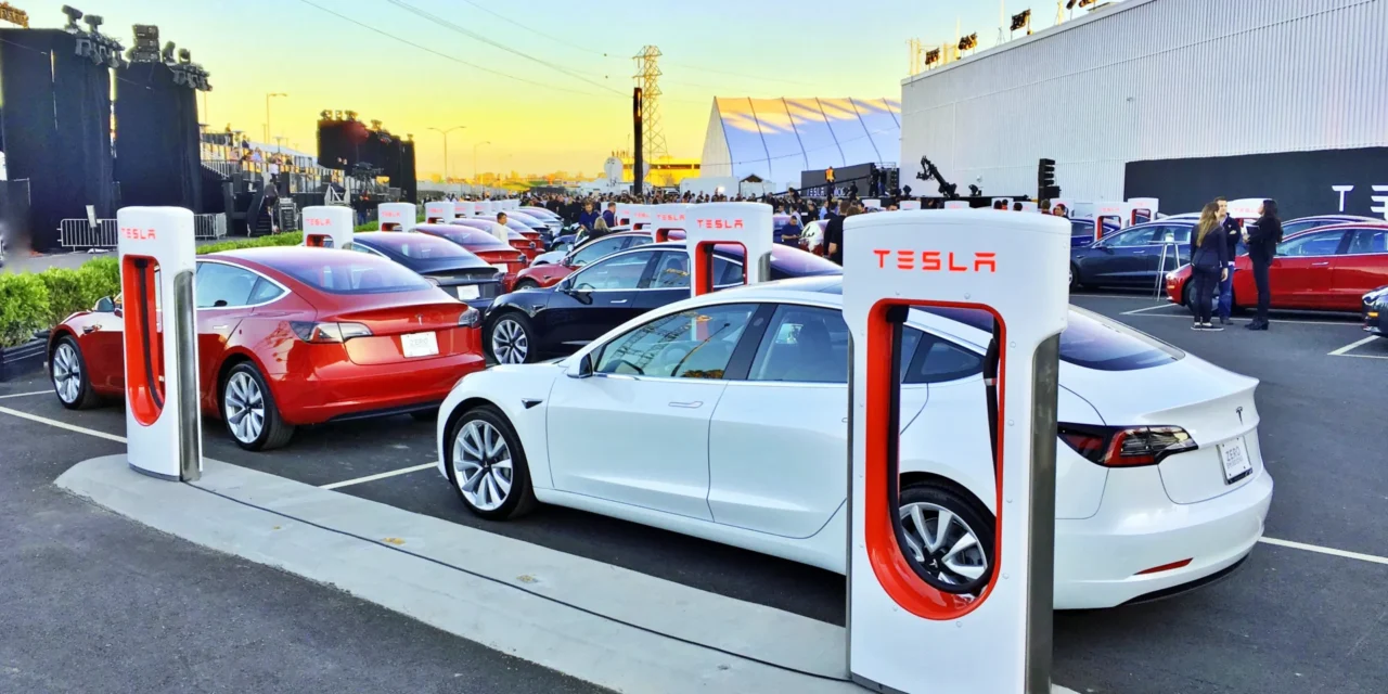 Rewolucja BEV w Polsce wchodzi w nową fazę. Już 147 596 samochodów całkowicie elektrycznych, ale maj przyniósł ostrzeżenie